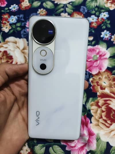 Vivo V40 16gb ram 256gb rom with box charge
