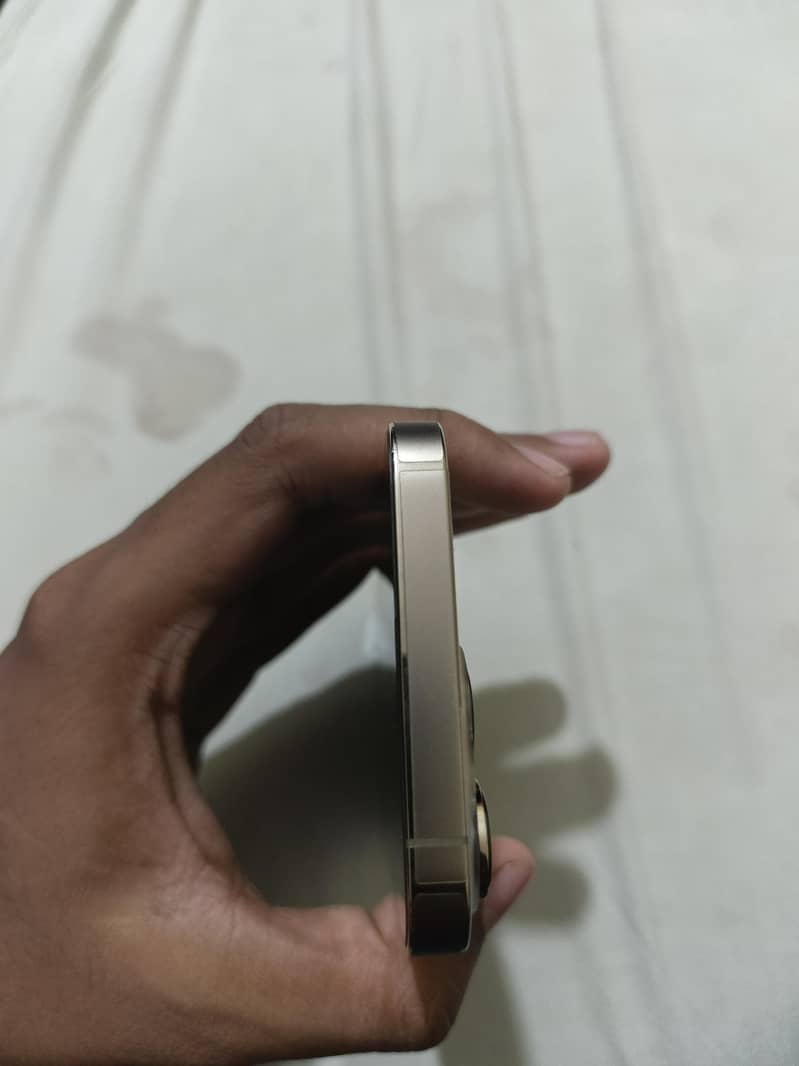 Apple iPhone 13 Pro 4