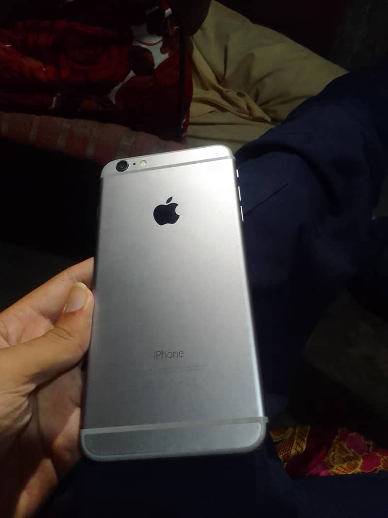 Apple iPhone 6 Plus 3