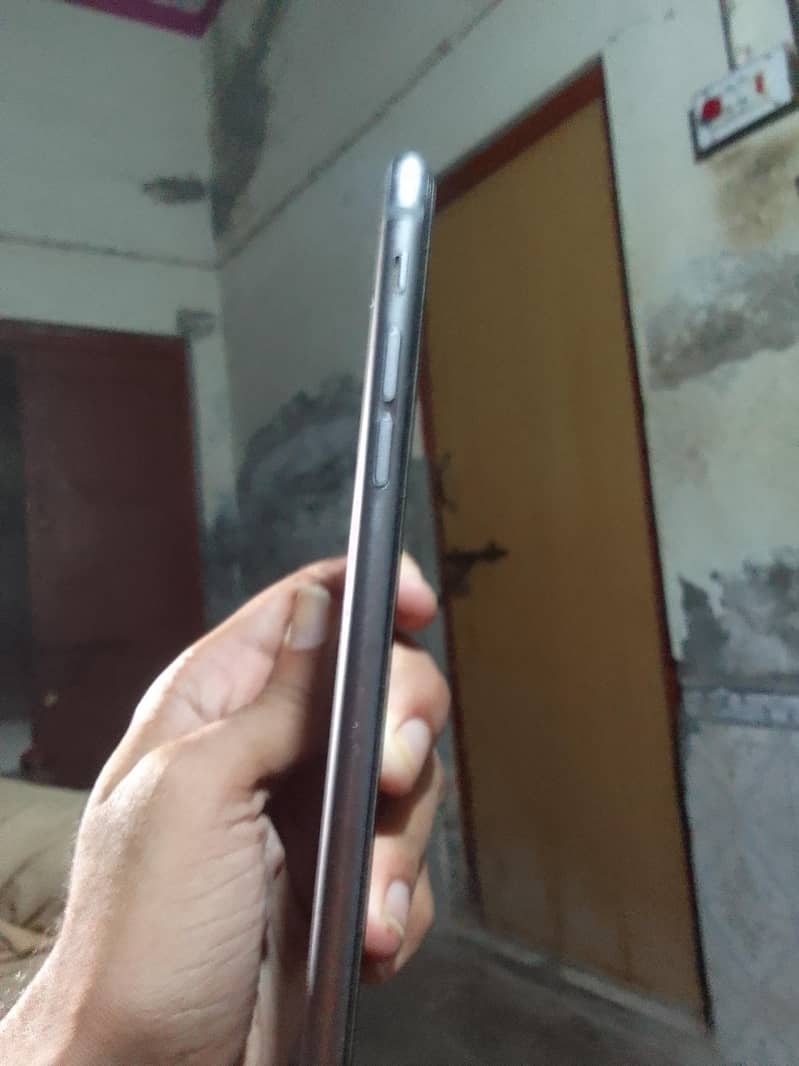 Apple iPhone 6 Plus 4