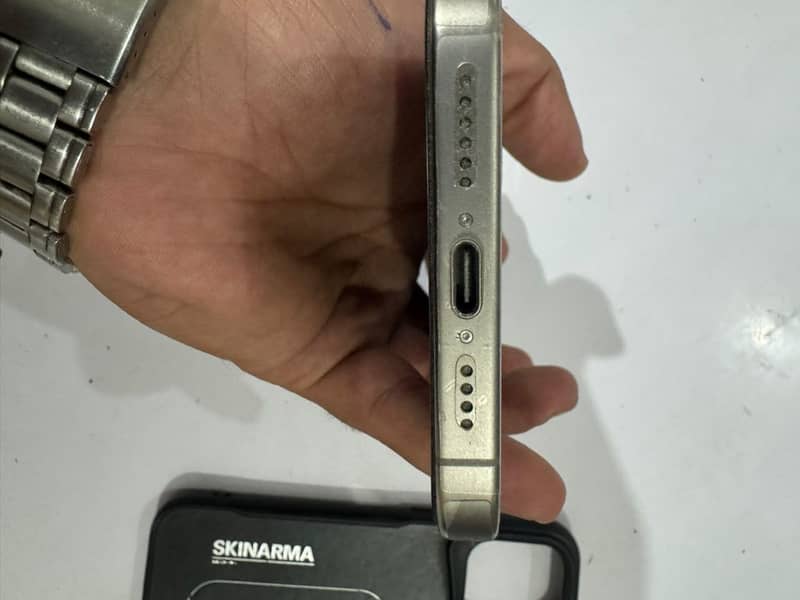 Apple iPhone 15 Pro Max 1