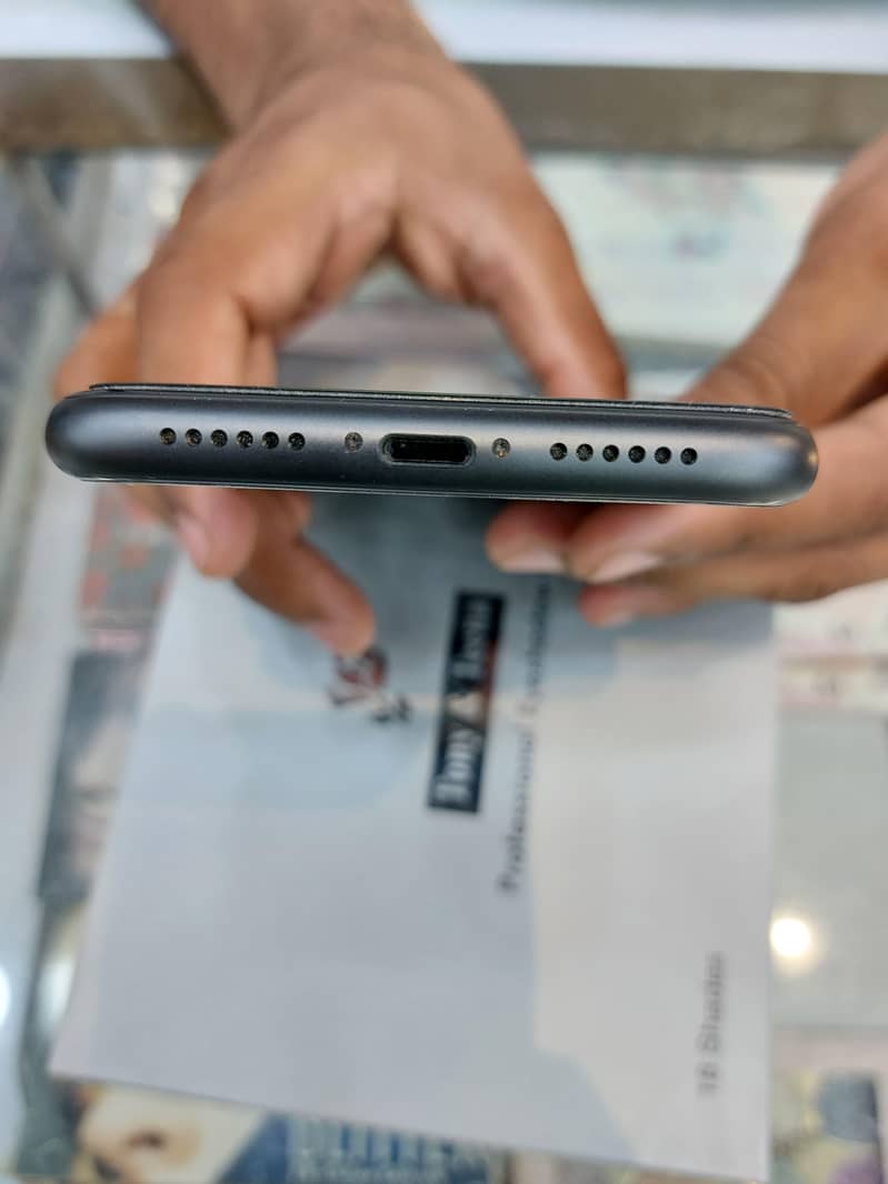 Apple iPhone 11 2