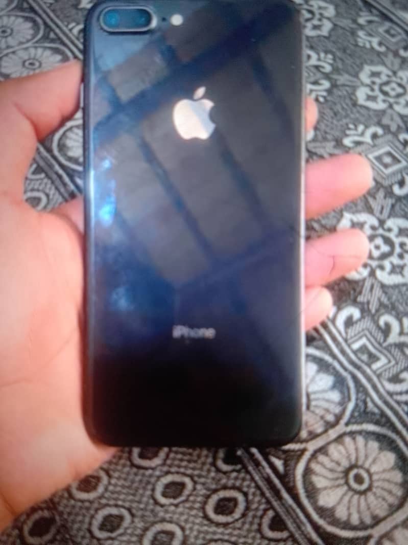 Apple iPhone 8 Plus 2