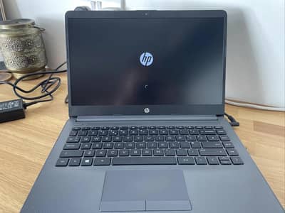 HP 245 G8 Ryzen 5 Pro 5500 | Gaming laptop NanoEdge display 256GB Nvme