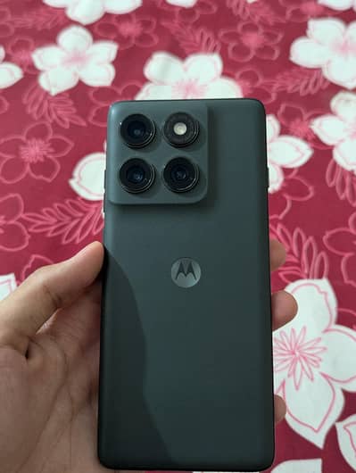 Motorola Edge 2025 . . 256gb