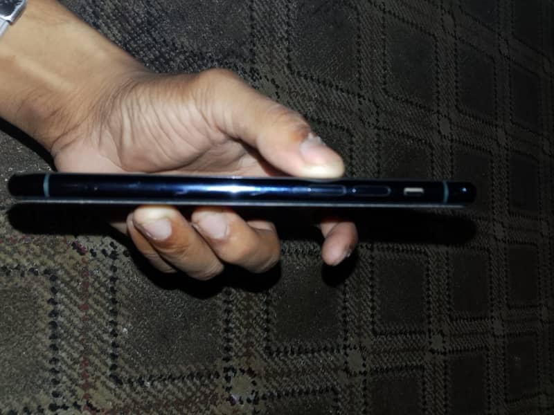 Apple iPhone 11 Pro 4