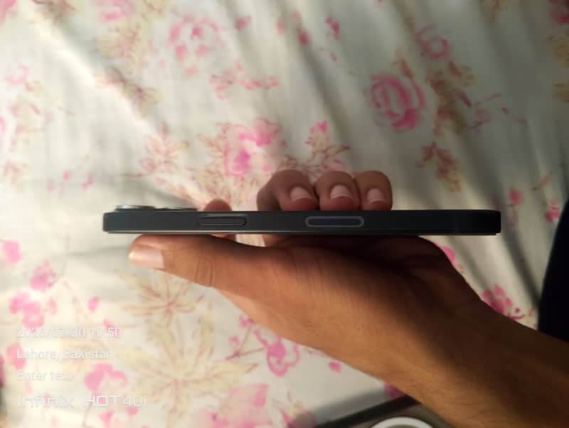 Apple iPhone 13 1