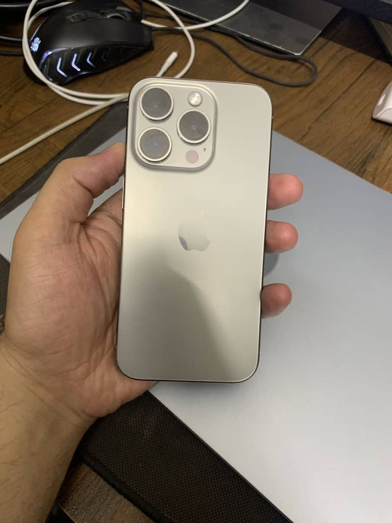 Apple iPhone 15 Pro 4