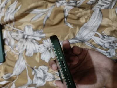 iPhone 13 box wala