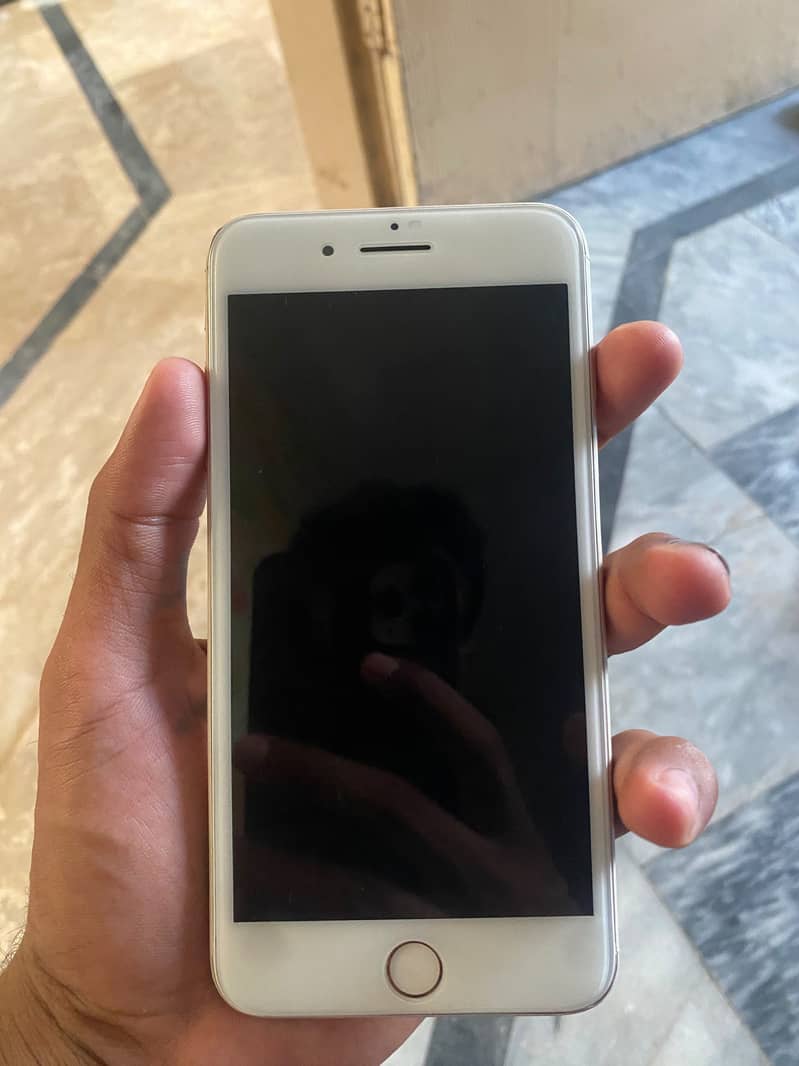 Apple iPhone 8 Plus 5