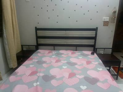 iron bed set