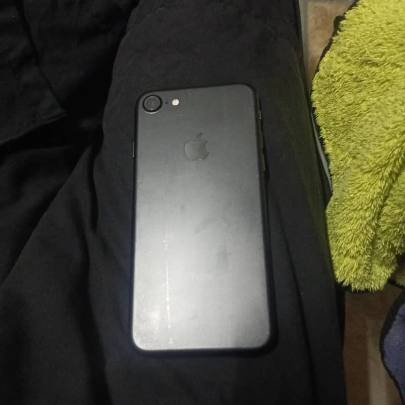 Apple iPhone 7 1