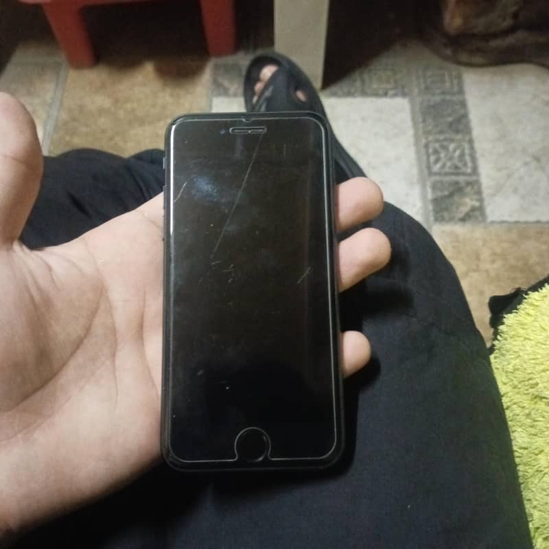 Apple iPhone 7 2