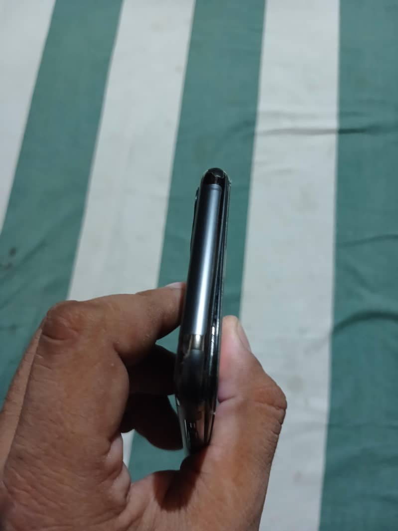 Apple iPhone 11 Pro 3
