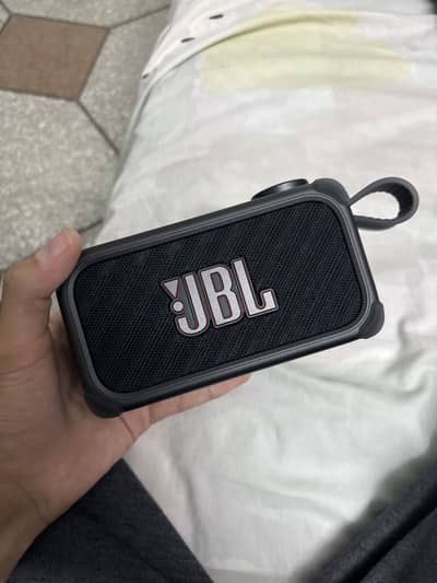 Jbl bandbox solo only box open