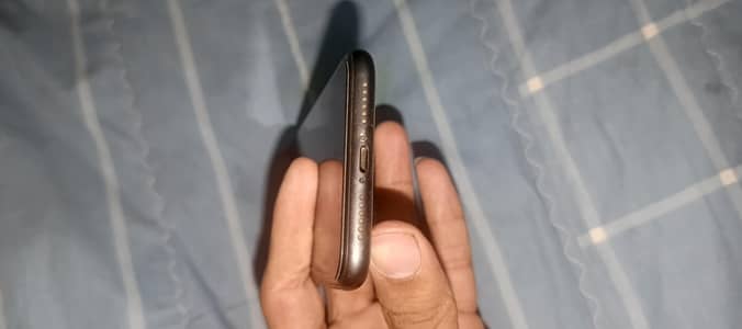 Apple iPhone 11 water pack 64GB