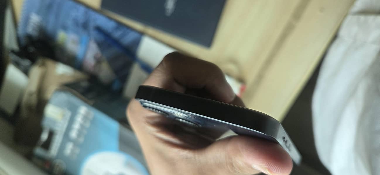 Apple iPhone 13 1