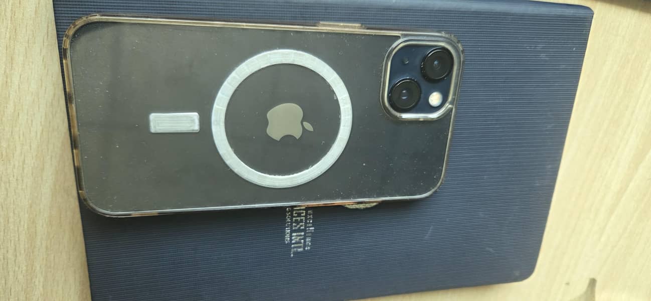 Apple iPhone 13 5