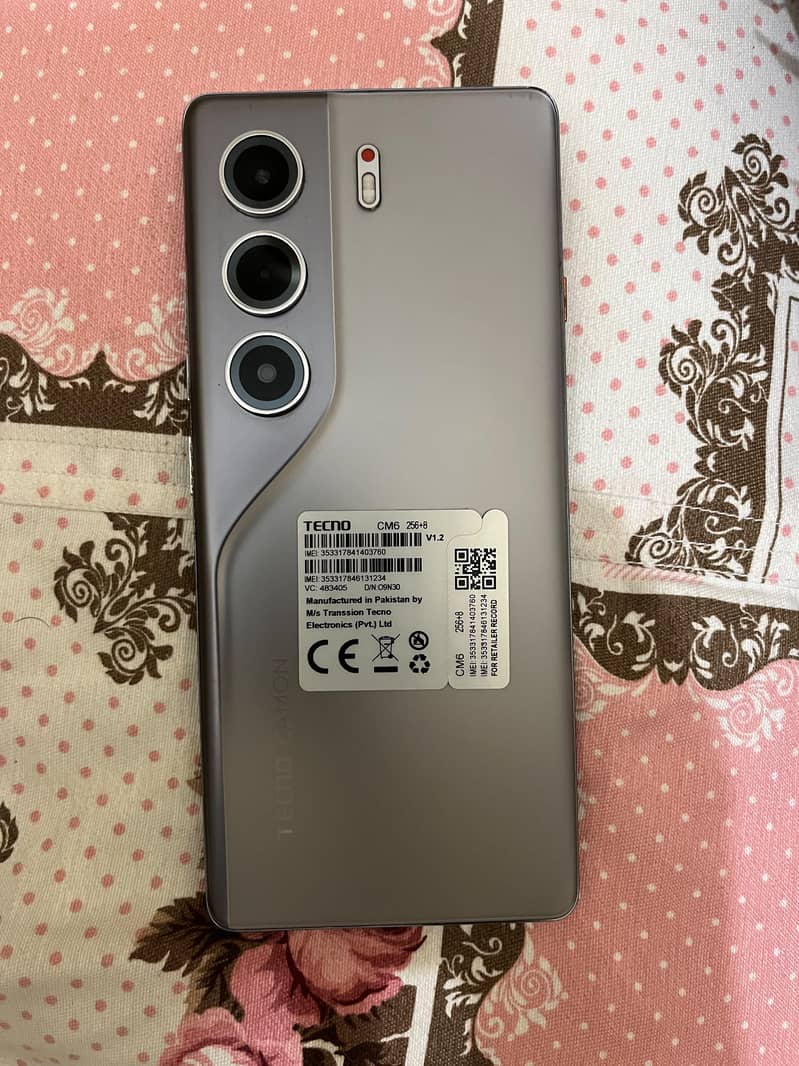Tecno CAMON 40 Pro 1