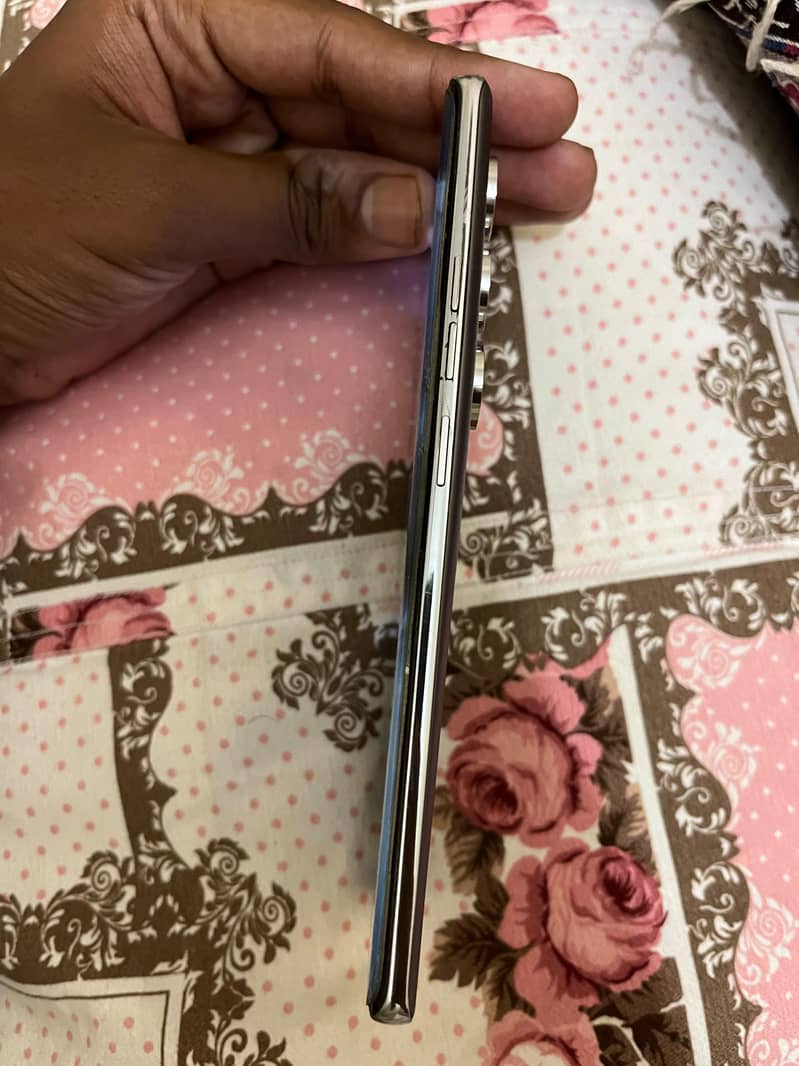 Tecno CAMON 40 Pro 4