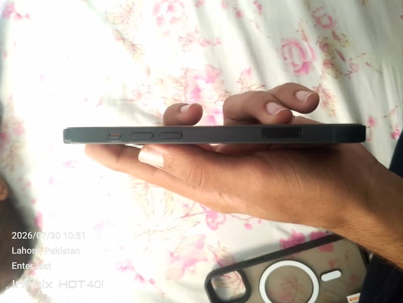 Apple iPhone 13 5