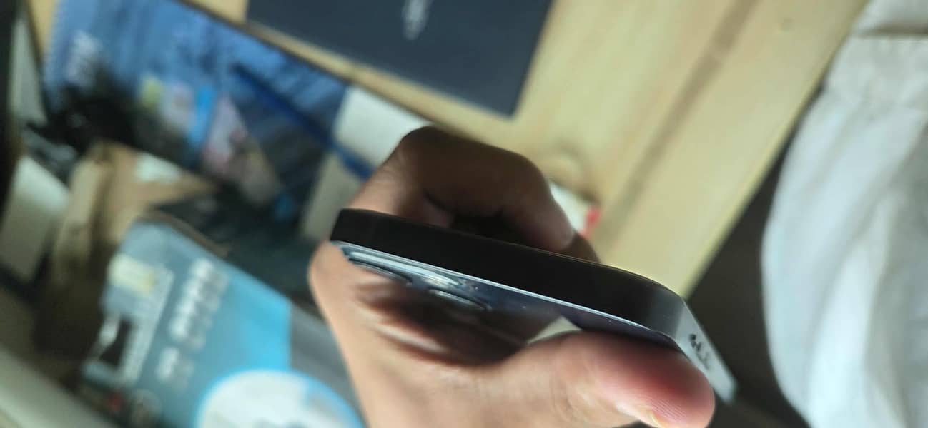 Apple iPhone 13 3
