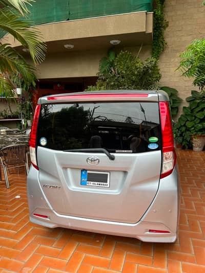 Toyota Roomy 2019