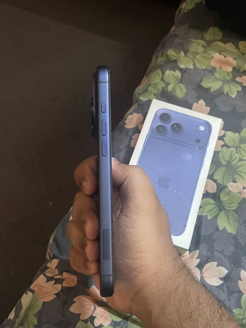 Apple iPhone 17 Pro Max 3