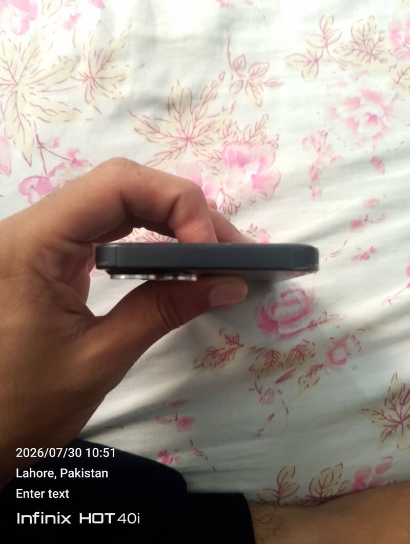Apple iPhone 13 8