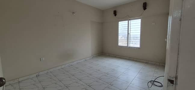 Olimpic Tower 800 square feet Gulshan Iqbal Block 11.4th Floor 2 Bed DD Pani, light,Gas Available boundary Wall project  No lift Demand 90 Lac *Code(16706)*