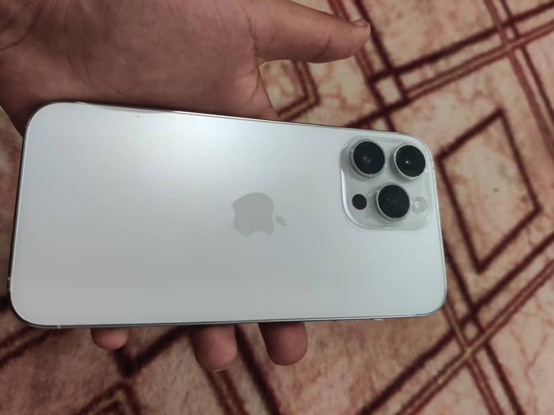 Apple iPhone 14 Pro Max 1