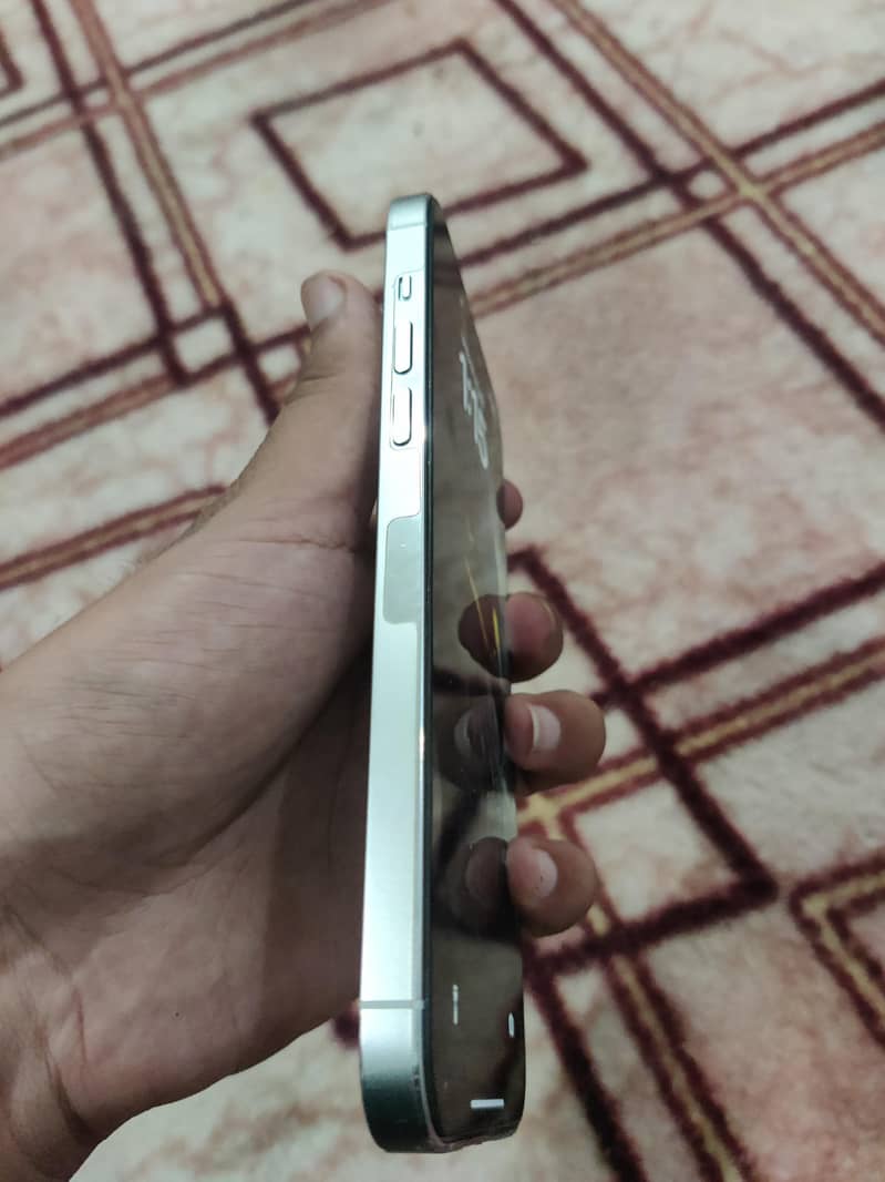 Apple iPhone 14 Pro Max 2