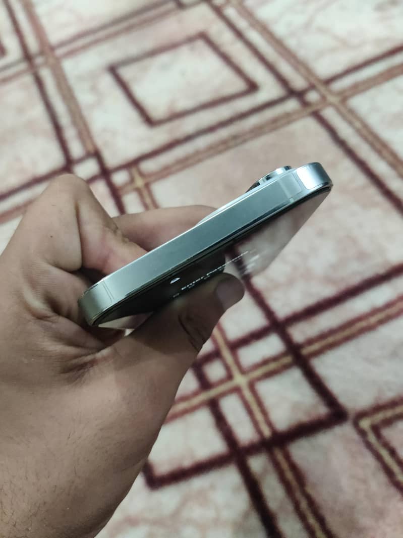 Apple iPhone 14 Pro Max 5