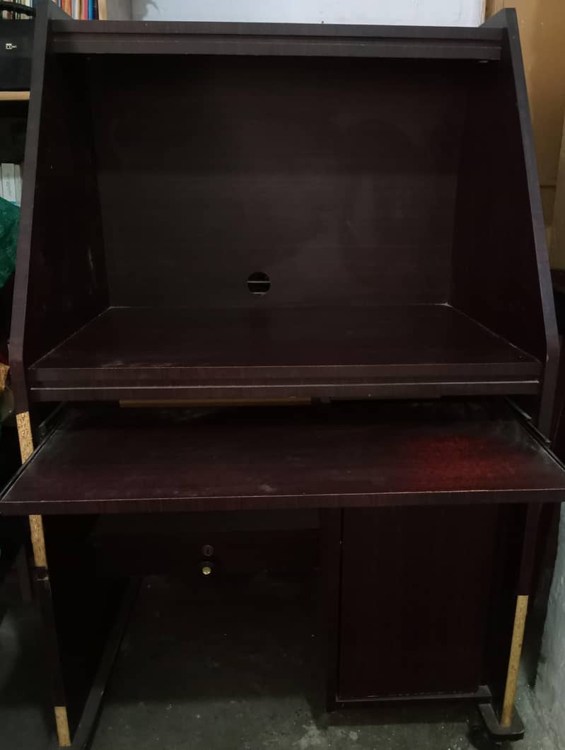 computer trolly 3