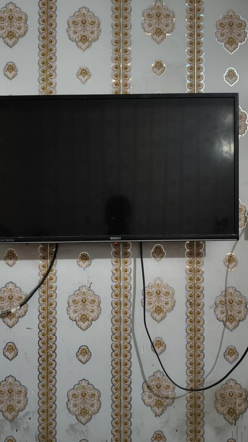 LCD 32 inches 0