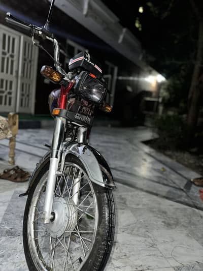 Honda cd 70 ( like new exchange also possible with 150cc)