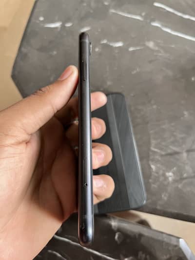 Apple iPhone XR