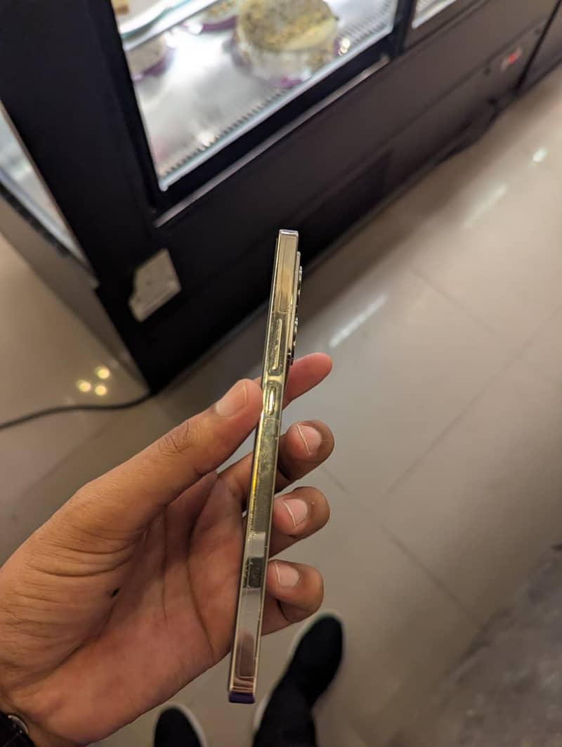 Infinix Note 40 4