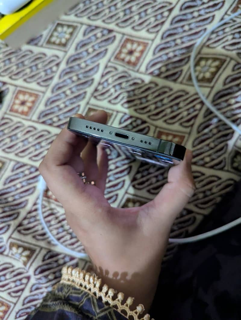Apple iPhone 13 Pro 2
