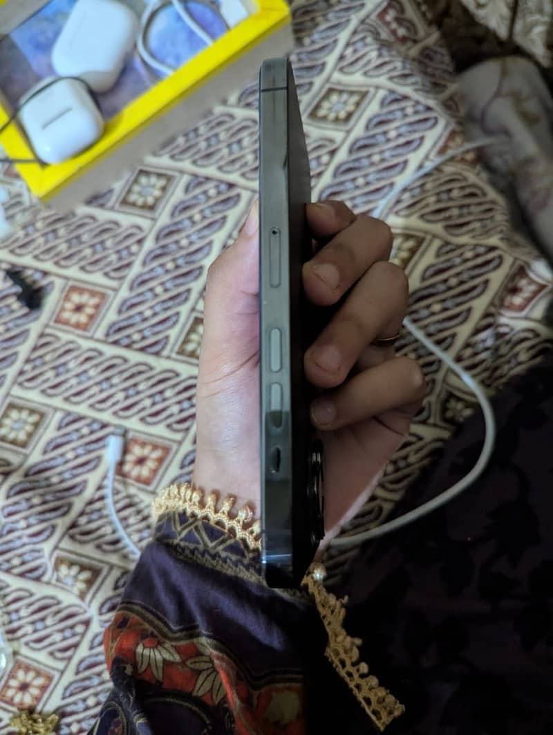 Apple iPhone 13 Pro 3