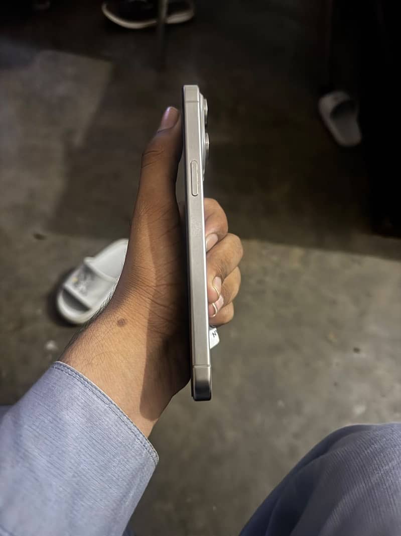 Apple iPhone 15 Pro Max 2