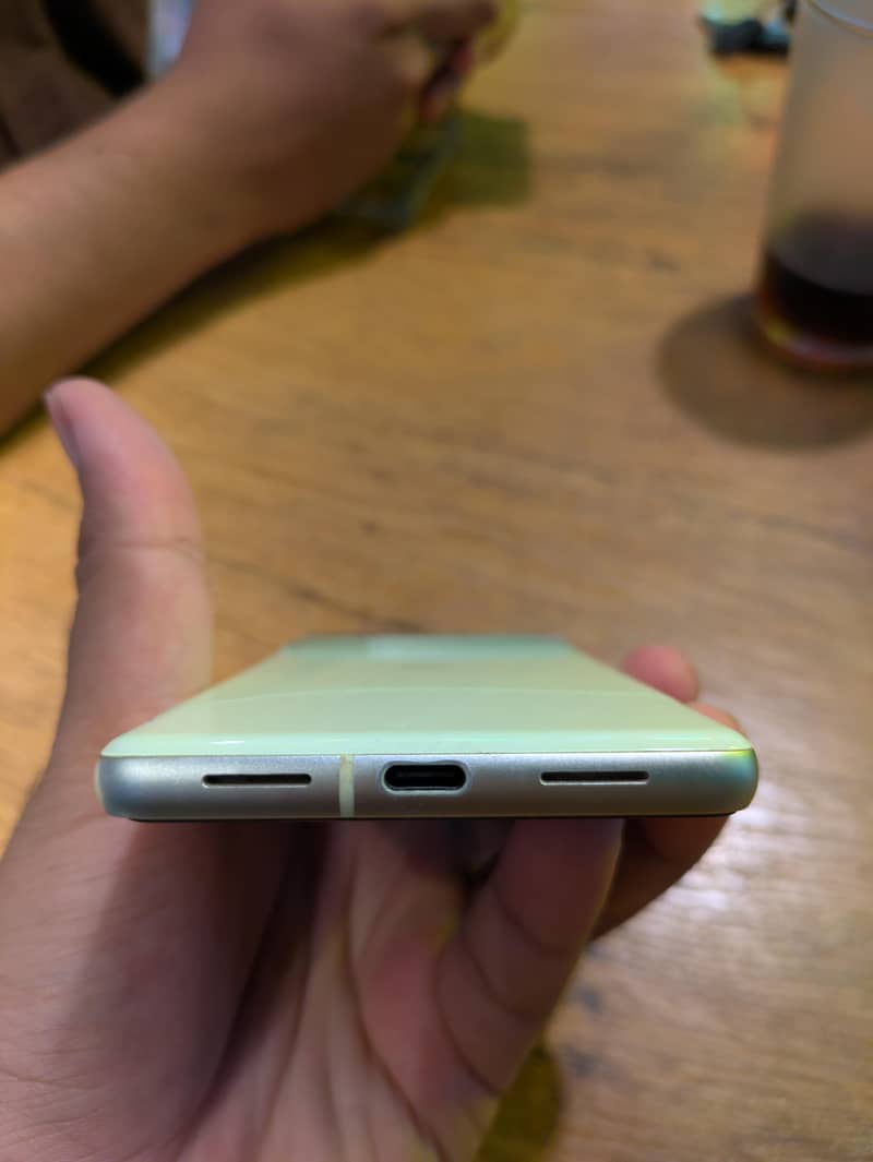 Google Pixel 7 4