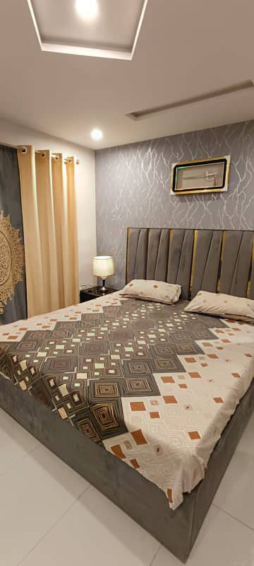 2 bedroom apartment daily basis rent per bahria town Lahore