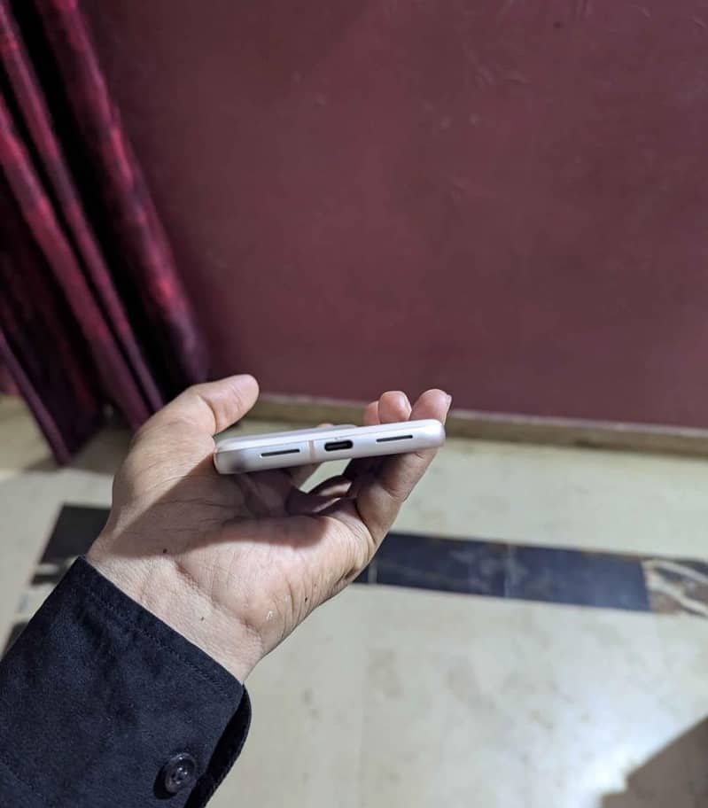 Google Pixel 8 2