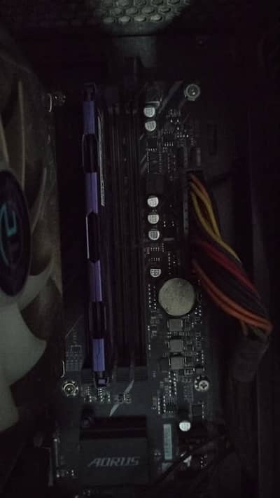Ryzen 5 5600 + Gigabyte AORUS B550M Elite + 16GB DDR4