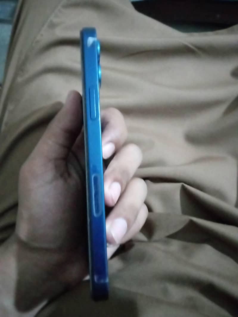 Apple iPhone 12 2