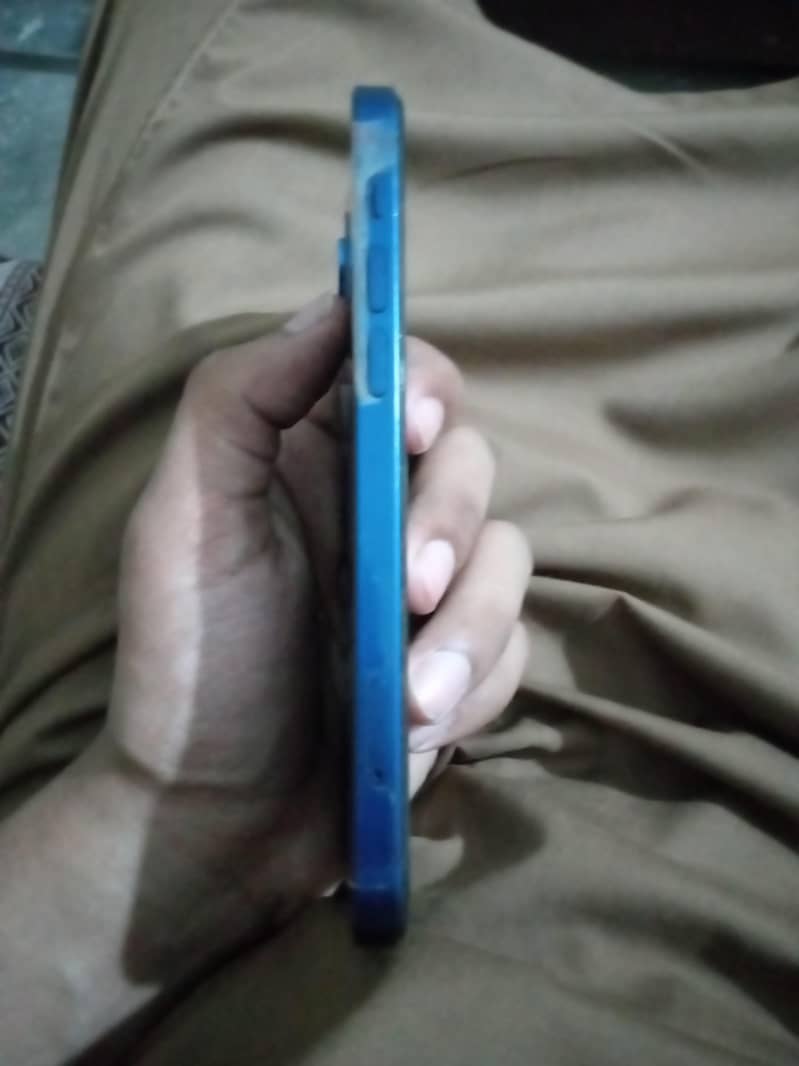 Apple iPhone 12 3