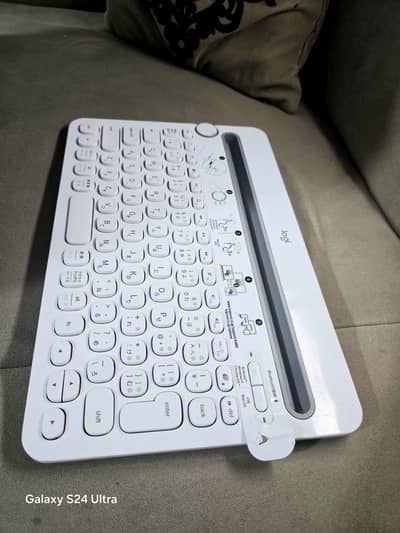 LOGITECH K480 BLUETOOTH KEYBOARD – EXCELLENT CONDITION