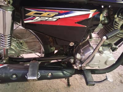Honda cg 125 2016 model black all genioun home used bike