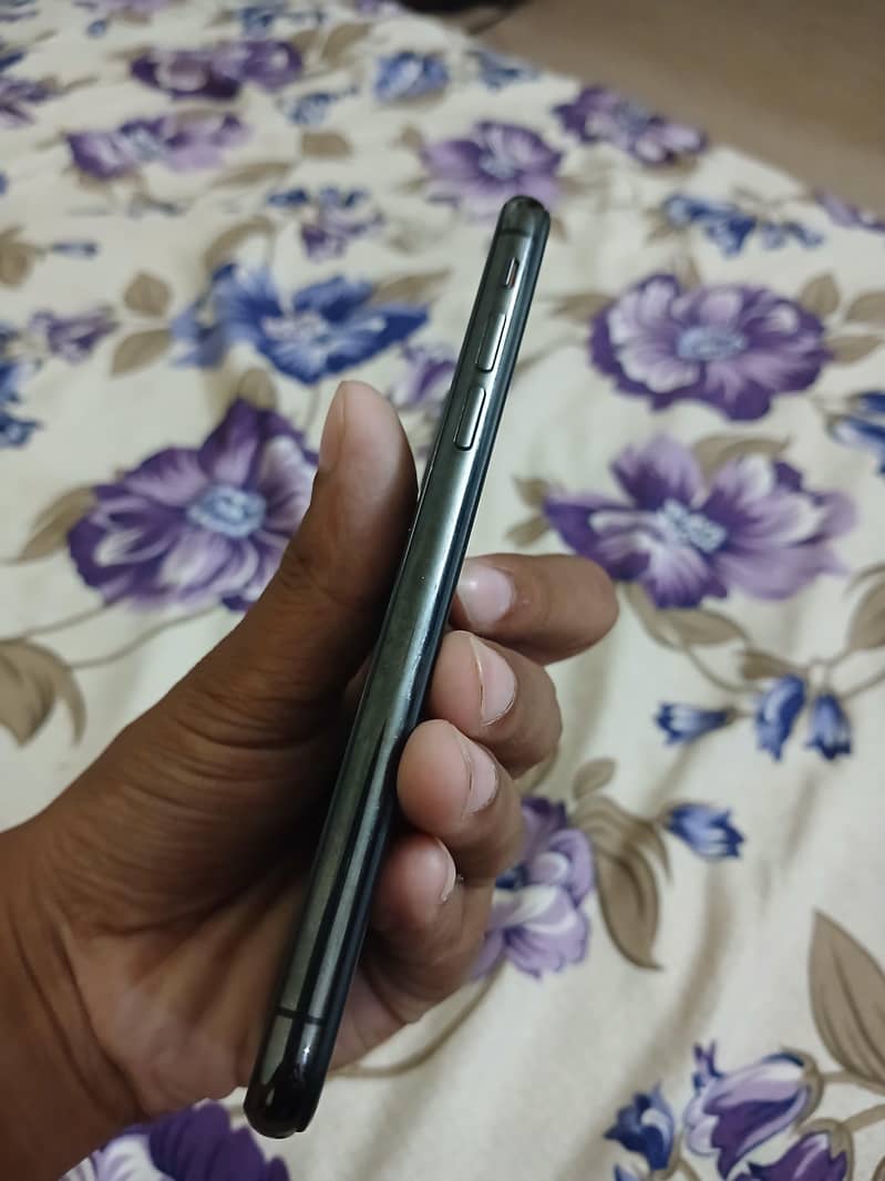 Apple iPhone X 3